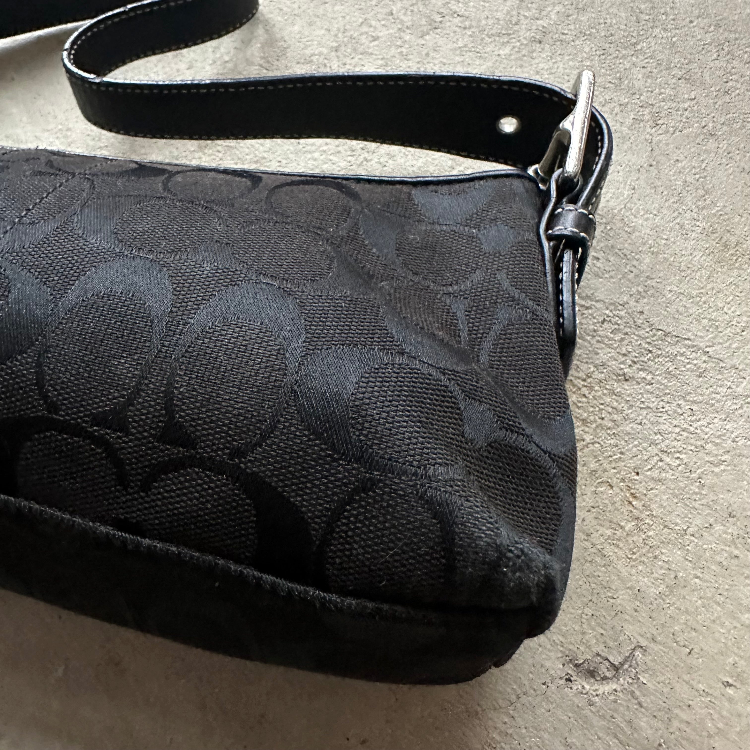 Vintage Y2K Coach Black Baguette Shoulder Bag