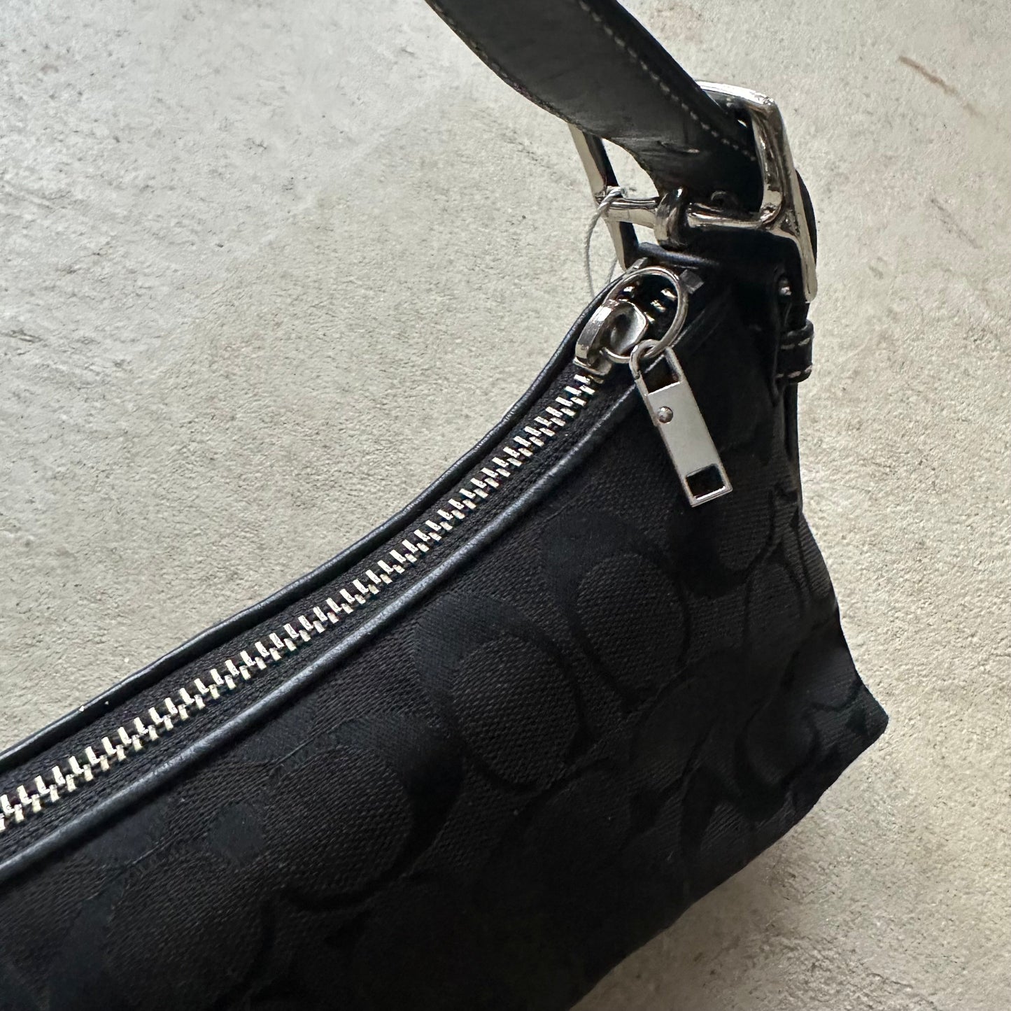 Vintage Y2K Coach Black Baguette Shoulder Bag