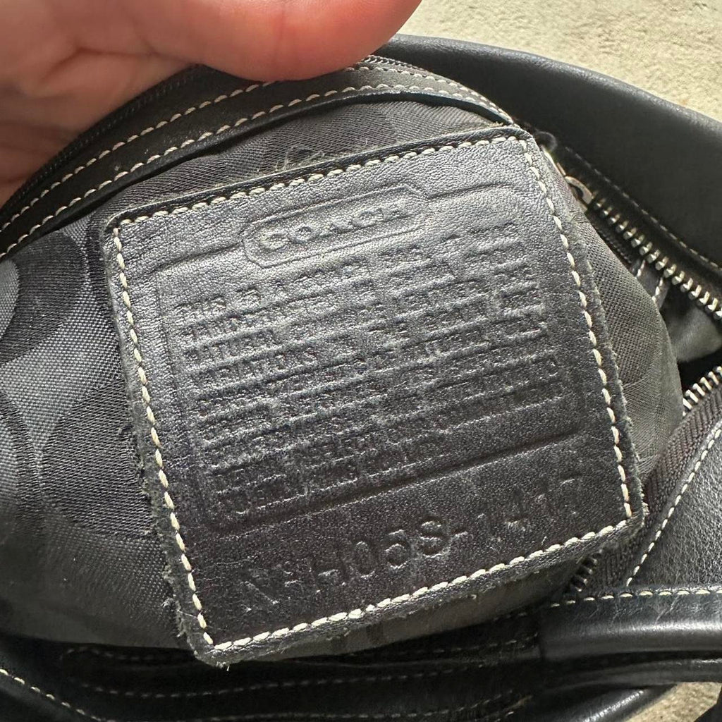 Vintage Y2K Coach Black Leather Shoulder Bag
